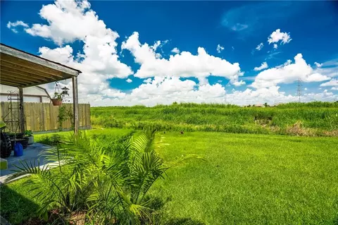 Exterior - 214 Ashton Oaks Ln, Luling, LA 70070 photo 5 of 8