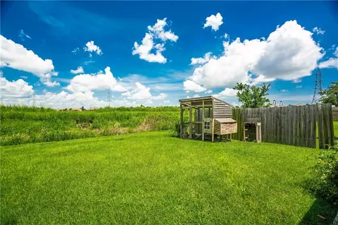 Exterior - 214 Ashton Oaks Ln, Luling, LA 70070 photo 6 of 8
