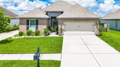 214 Ashton Oaks Ln, Luling, LA 70070