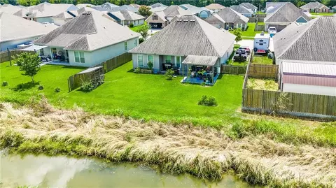 View/Area - 214 Ashton Oaks Ln, Luling, LA 70070 photo 4 of 5