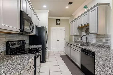 Kitchen - 214 Ashton Oaks Ln, Luling, LA 70070 photo 1 of 1