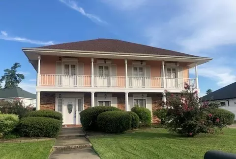 1816 Lake Salvador Dr, Harvey, LA 70058