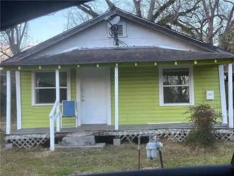 1011 E Coleman Dr, Hammond, LA 70403