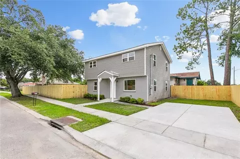 7701 Lady Gray St, New Orleans, LA 70127