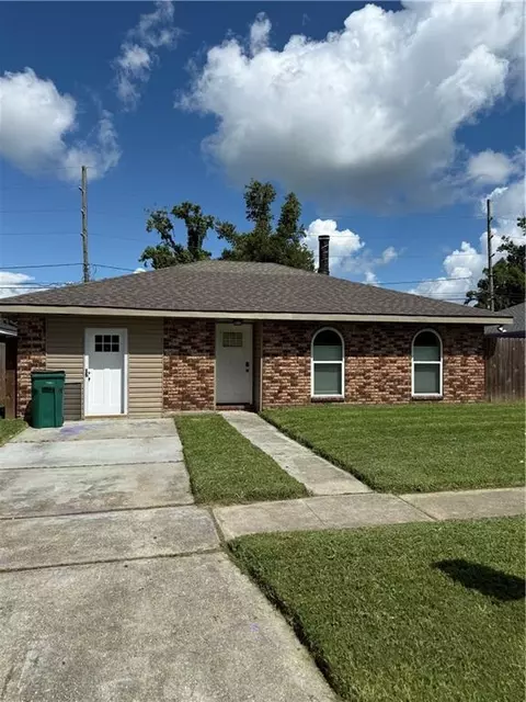 2909 Yorktowne Dr, Laplace, LA 70068