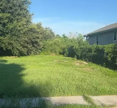 2915 Feliciana St, New Orleans, LA 70126