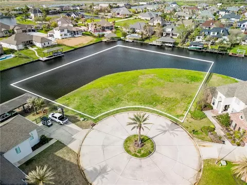 511 Logan Island Ct, Slidell, LA 70458