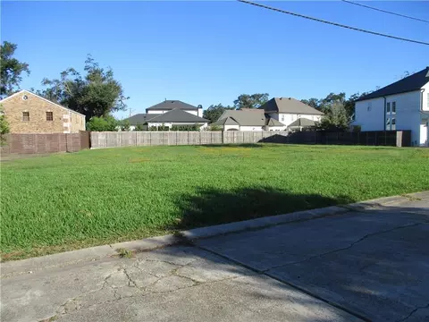 108 Rex Dr, River Ridge, LA 70123