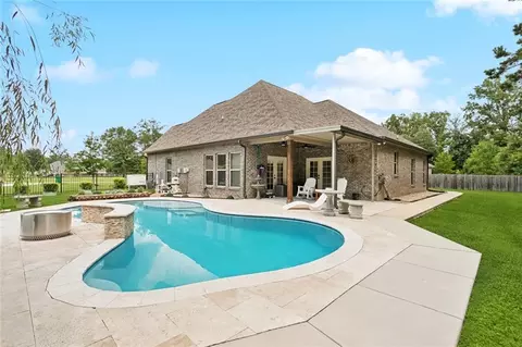Exterior - 327 Saw Grass Loop, Covington, LA 70435 photo 3 of 15