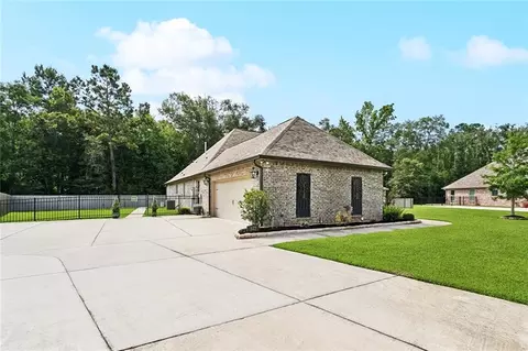 Exterior - 327 Saw Grass Loop, Covington, LA 70435 photo 13 of 15