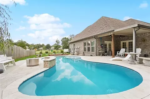 Exterior - 327 Saw Grass Loop, Covington, LA 70435 photo 9 of 15