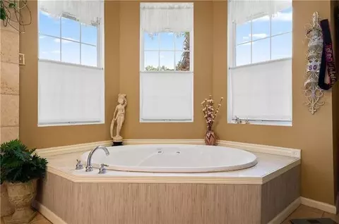 Bath - 49 Ashton Rd, Boyce, LA 71409 photo 2 of 4