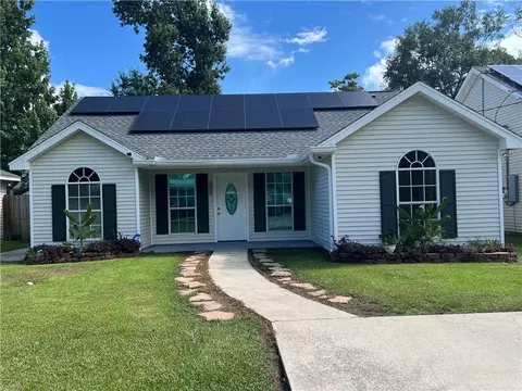2104 Robin St, Slidell, LA 70460 photo 1