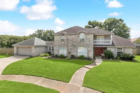 4 Yellowstone Ct, New Orleans, LA 70131