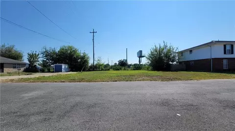 4659 Francis Dr, New Orleans, LA 70126