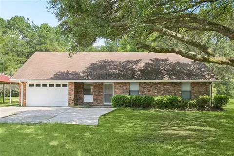 18165 Pheasant Ln, Covington, LA 70435 photo 1