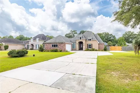 208 Chantilly Loop, Pearl River, LA 70452 photo 1