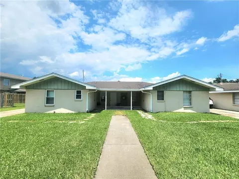 118-120 E 3rd St, Belle Chasse, LA 70037