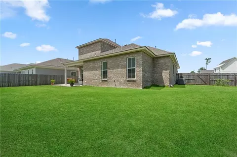 Exterior - 1680 Continental Dr, Covington, LA 70433 photo 3 of 3
