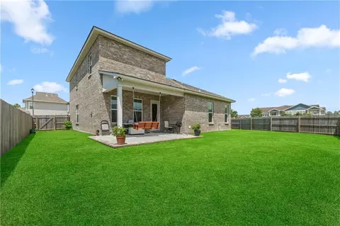 Exterior - 1680 Continental Dr, Covington, LA 70433 photo 2 of 3