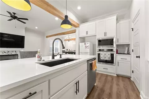 Kitchen - 1680 Continental Dr, Covington, LA 70433 photo 2 of 2