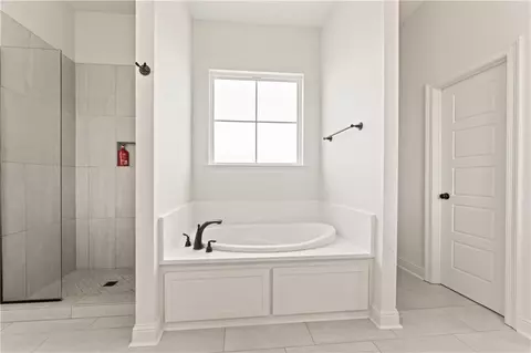 Bath - 1680 Continental Dr, Covington, LA 70433 photo 2 of 3