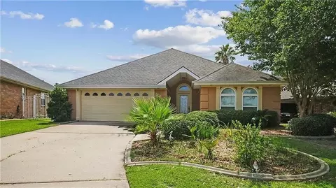 213 Chimaera Ln, Slidell, LA 70458