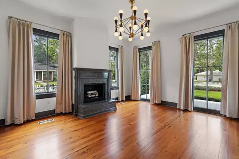 Living - 204 W 15th Ave, Covington, LA 70433 photo 1 of 1
