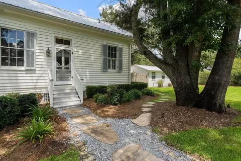 Exterior - 204 W 15th Ave, Covington, LA 70433 photo 9 of 9