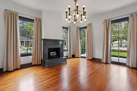 Living - 204 W 15th Ave, Covington, LA 70433 photo 1 of 3