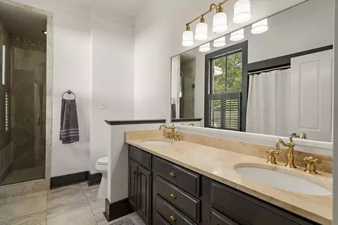 Bath - 204 W 15th Ave, Covington, LA 70433 photo 2 of 4
