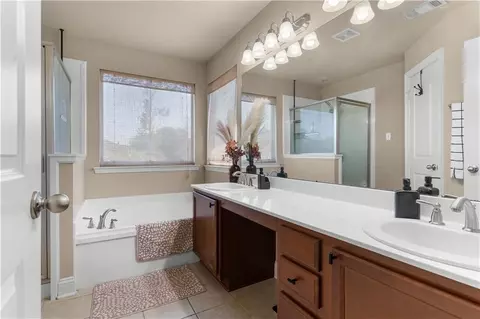 Bath - 346 Del Sol E, Covington, LA 70433 photo 1 of 4