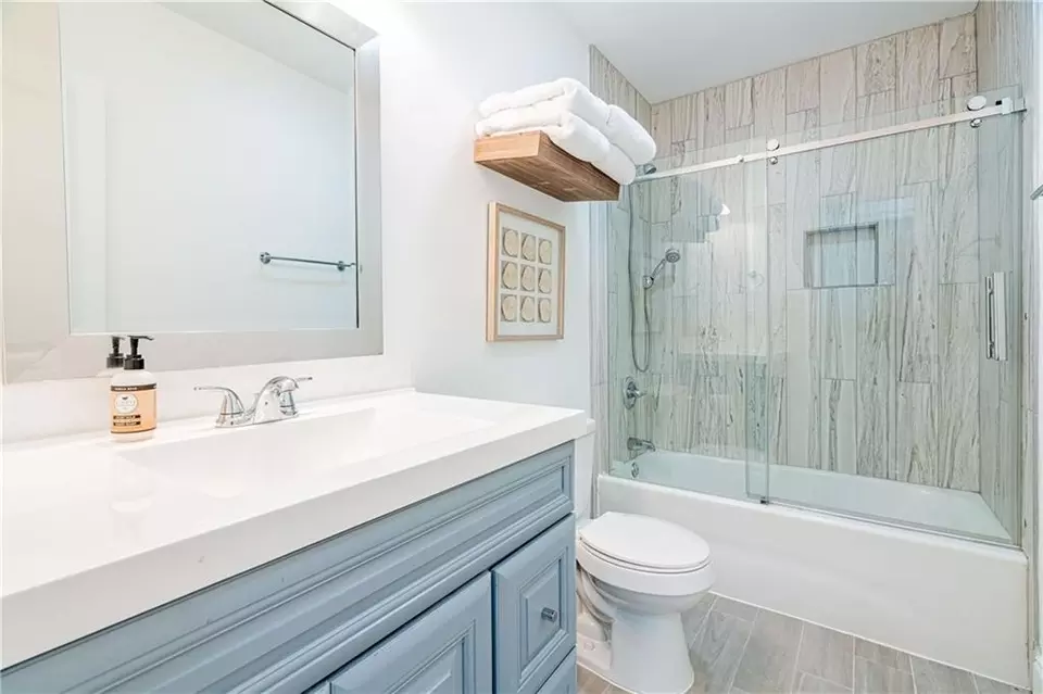 Bath - 5430 Saint Bernard Ave, New Orleans, LA 70122 photo 2 of 3