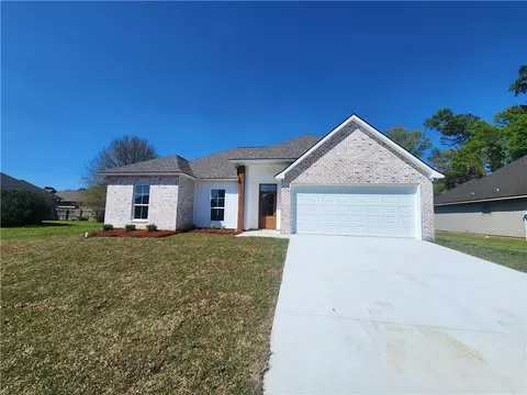 29801 Atlanta Dr, Albany, LA 70711