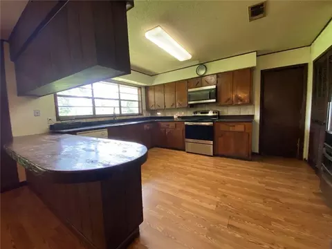 Kitchen - 20213 Narrow Rd, Covington, LA 70435 photo 1 of 2