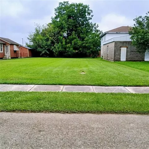 844 Angela St, Arabi, LA 70032