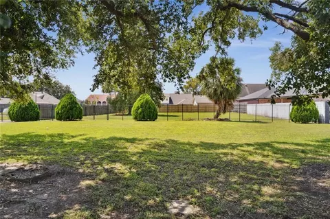 5740 Waterford Blvd, New Orleans, LA 70127