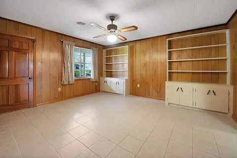 Living - 78468 Stevens Rd, Folsom, LA 70437 photo 2 of 3