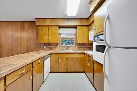 Kitchen - 78468 Stevens Rd, Folsom, LA 70437 photo 2 of 3