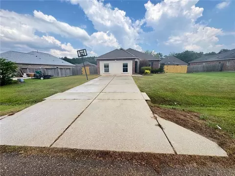 21326 Beau Chateau Blvd, Ponchatoula, LA 70454