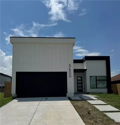5600 Clements Dr, New Orleans, LA 70126