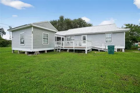 137 Terrebonne Ln, Golden Meadow, LA 70357