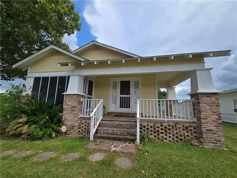 240 Carolyn Dr, Destrehan, LA 70047