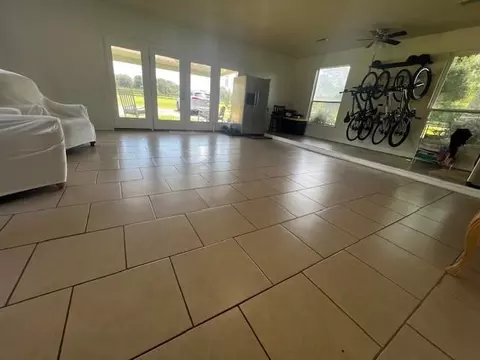 Living - 81439 Jim Sharp Rd, Covington, LA 70435 photo 4 of 4
