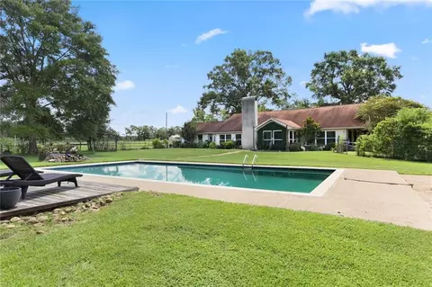 Exterior - 81439 Jim Sharp Rd, Covington, LA 70435 photo 8 of 13