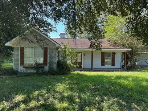 310 Winterfield Dr, Carencro, LA 70520