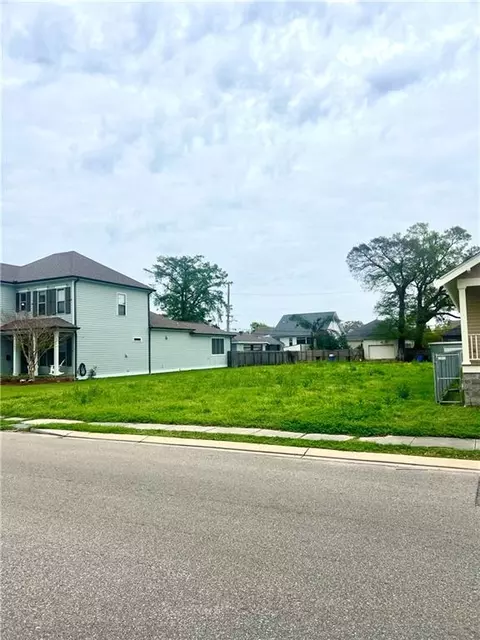 6015 Milne Blvd, New Orleans, LA 70124