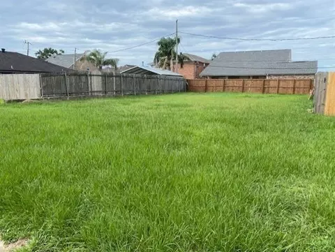4416 Anais St, Meraux, LA 70075