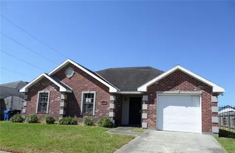 7710 Wave Dr, New Orleans, LA 70128