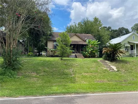 729 Avenue B Ave, Bogalusa, LA 70427